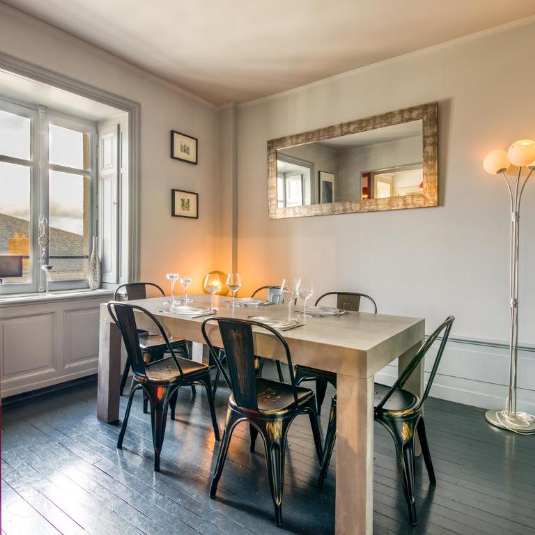 Duplex de 115m2 dans un bâtiment chic historique - Le Belvédère St Nicolas - Three-Bedroom Apartment - 11