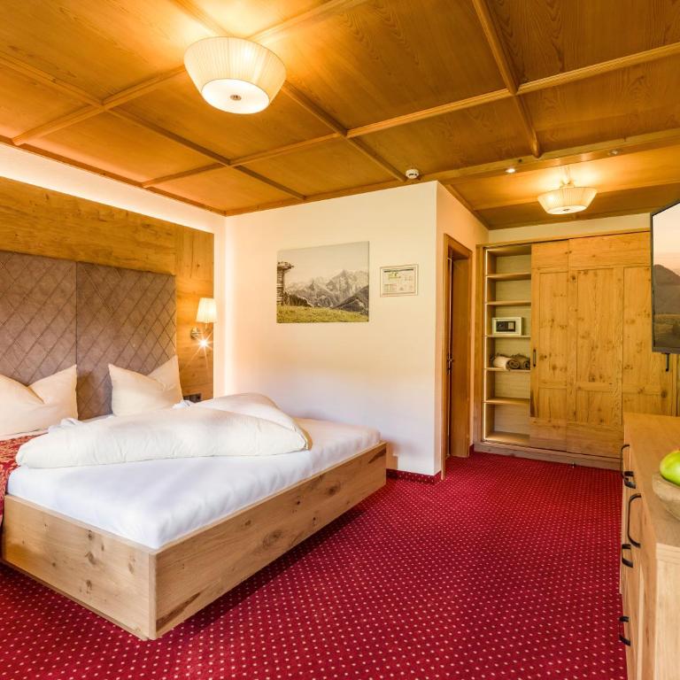 Alpenherz Hotel Garni - Classic Doppelzimmer mit Balkon - 9