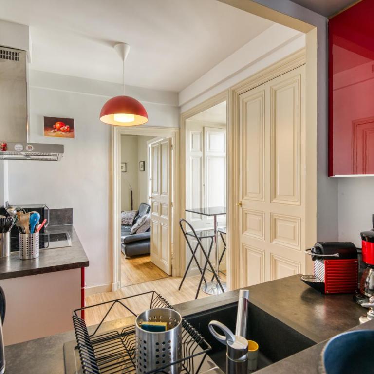 Duplex de 115m2 dans un bâtiment chic historique - Le Belvédère St Nicolas - Three-Bedroom Apartment - 9