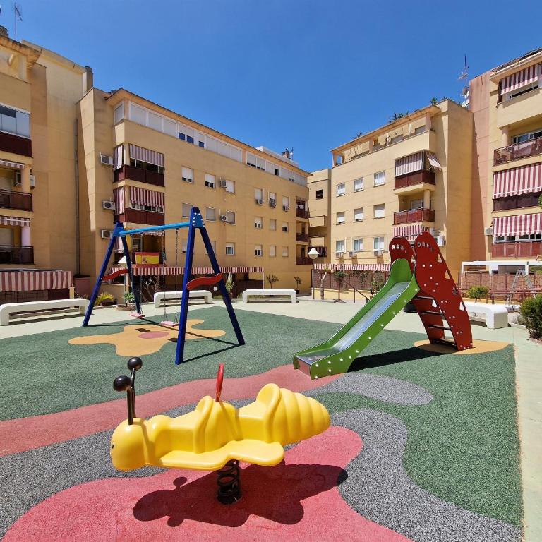 Cozy Apartment Near Malaga Center - Calle Hermes - Three-Bedroom Apartment - 16