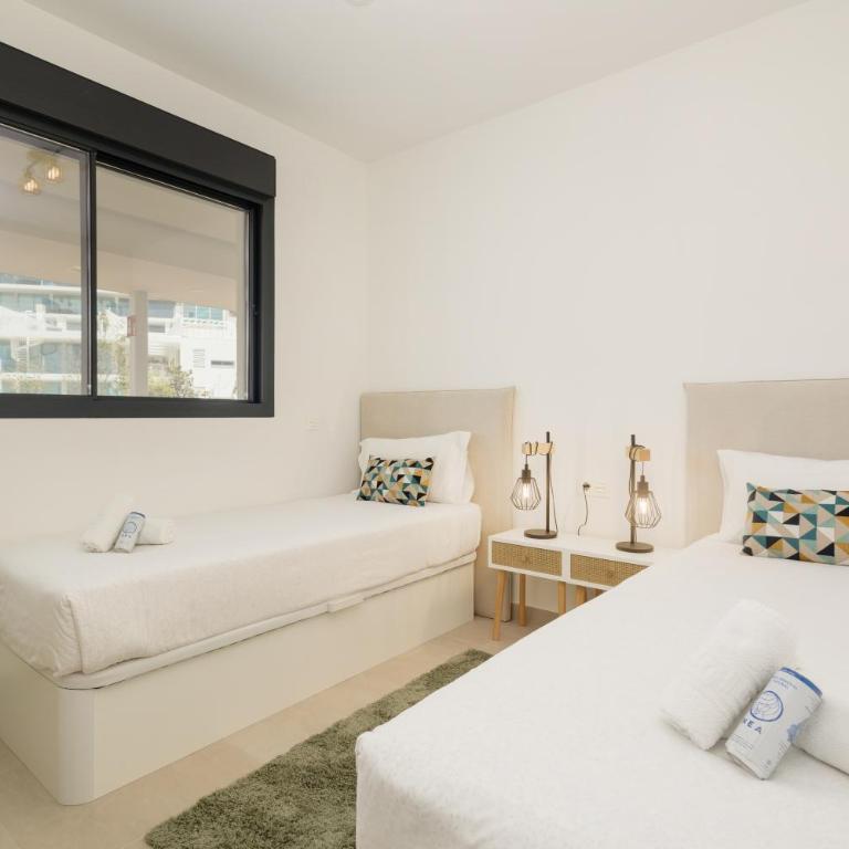 Modern apartment with a large private terrace, pool, sauna, gym, and sea views in Fuengirola - Apartamento de 2 dormitorios con balcón y vistas al mar - 5