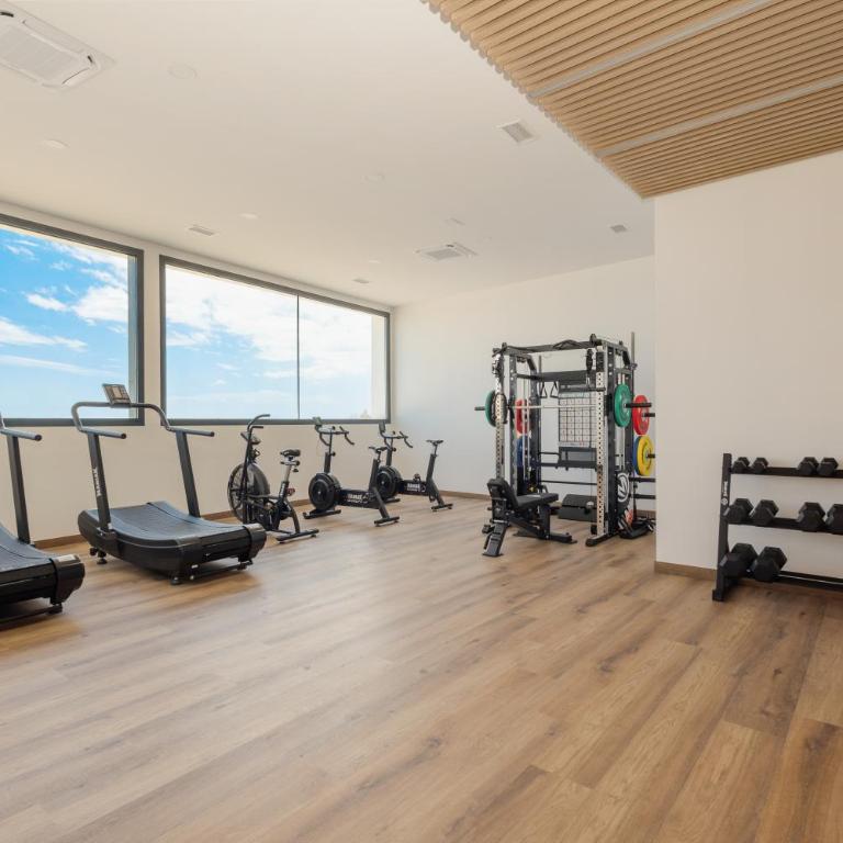 Modern apartment with a large private terrace, pool, sauna, gym, and sea views in Fuengirola - Apartamento de 2 dormitorios con balcón y vistas al mar - 14