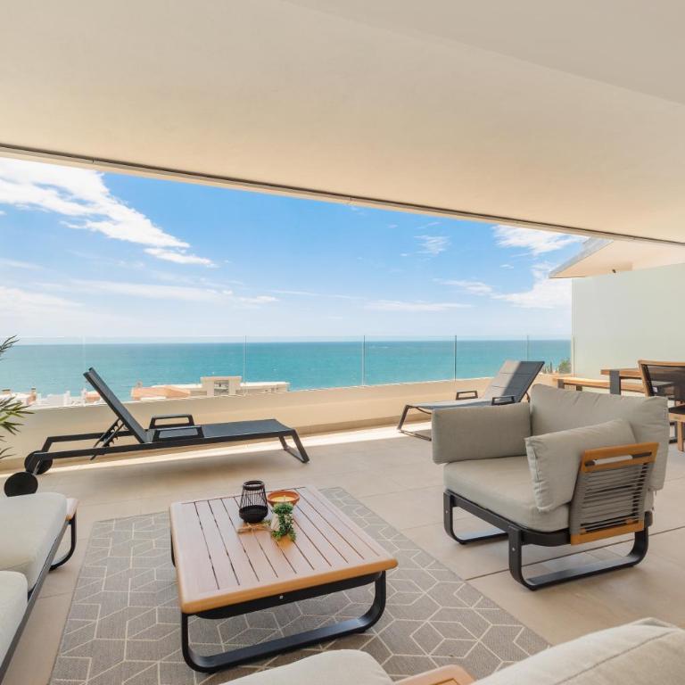 Modern apartment with a large private terrace, pool, sauna, gym, and sea views in Fuengirola - Apartamento de 2 dormitorios con balcón y vistas al mar - 21