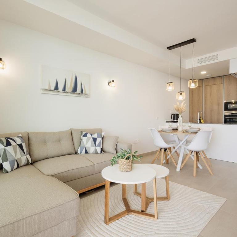 Modern apartment with a large private terrace, pool, sauna, gym, and sea views in Fuengirola - Apartamento de 2 dormitorios con balcón y vistas al mar - 24