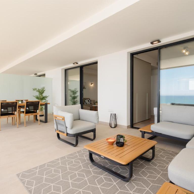 Modern apartment with a large private terrace, pool, sauna, gym, and sea views in Fuengirola - Apartamento de 2 dormitorios con balcón y vistas al mar - 29
