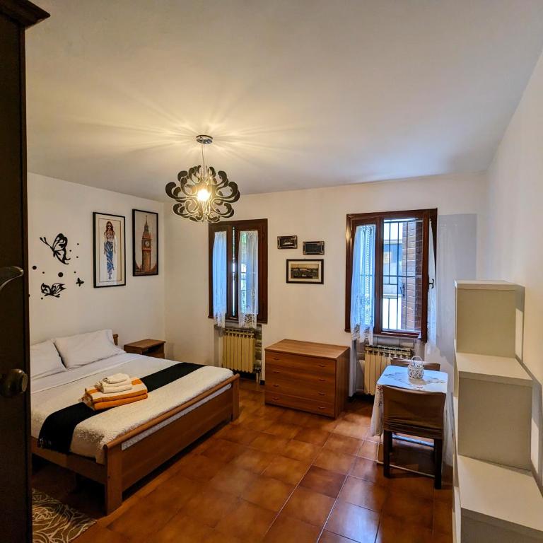 Casa singola con spazio auto e giardino - Appartamento con 1 Camera da Letto - 2