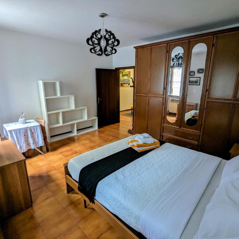 Casa singola con spazio auto e giardino - Appartamento con 1 Camera da Letto - 13