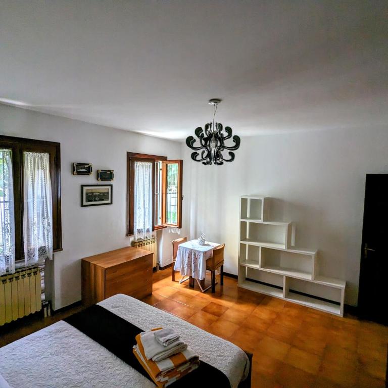Casa singola con spazio auto e giardino - Appartamento con 1 Camera da Letto - 11
