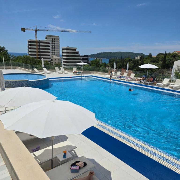 Status Bečići - Two-Bedroom Apartment - 8