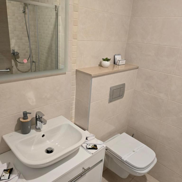 Status Bečići - Two-Bedroom Apartment - 9
