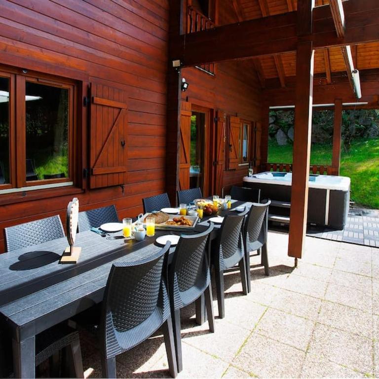 Chalet Les Brimbelles avec Jacuzzi - Chalet - 24