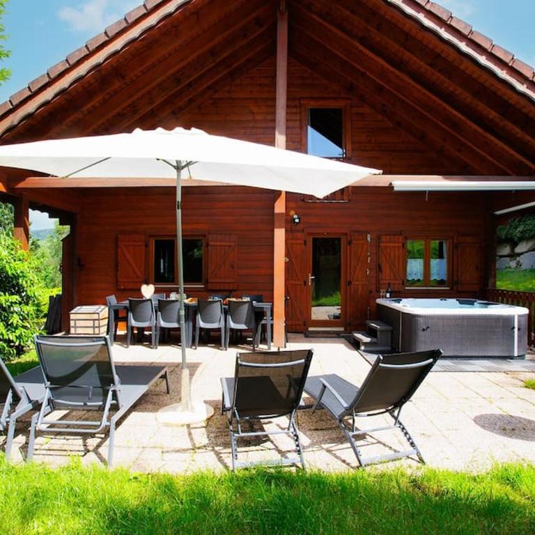 Chalet Les Brimbelles avec Jacuzzi - Chalet - 22