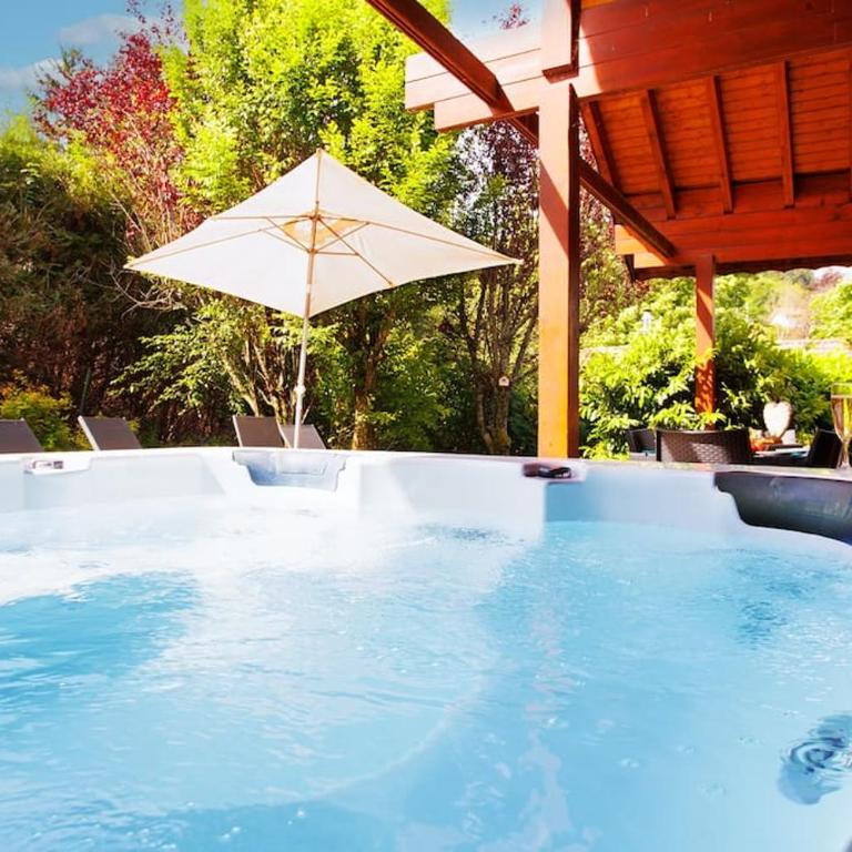 Chalet Les Brimbelles avec Jacuzzi - Chalet - 26