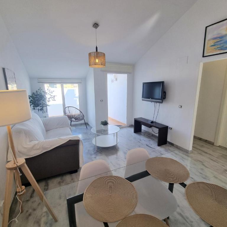 Los Olivos Beach and Pool Apartment - Two-Bedroom Apartment - 1