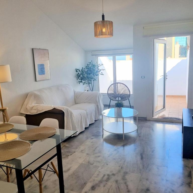 Los Olivos Beach and Pool Apartment - Two-Bedroom Apartment - 2