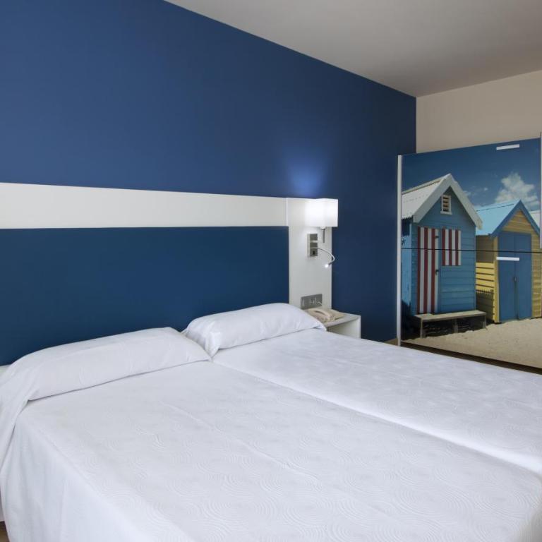 Medplaya Hotel Monterrey - Habitación Cuádruple (2 adultos + 2 niños) - 2