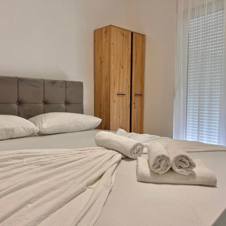 Hotel Nur - Deluxe Double Room with Balcony - 10