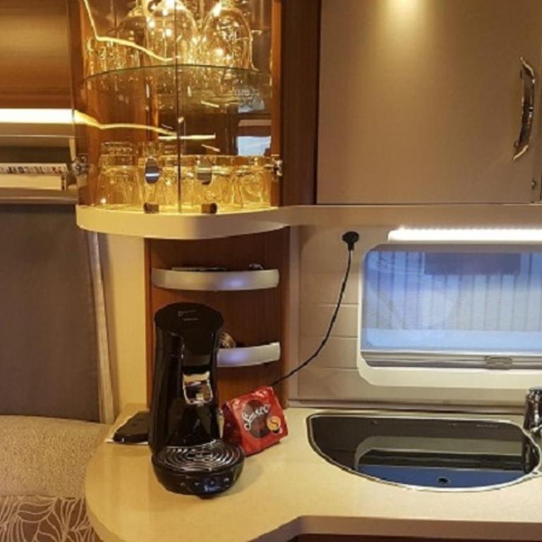 Luxus Wohnwagen Alpenblick - Caravan - 3