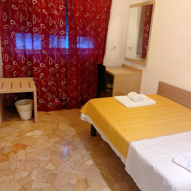 HOTEL BISSI - Camera Singola con Bagno Privato - 8