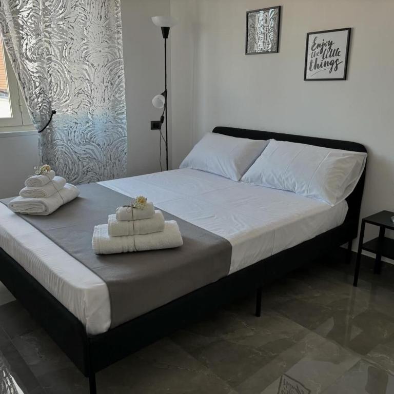 Louis Helen Apartment - Three-Bedroom Apartment - 43
