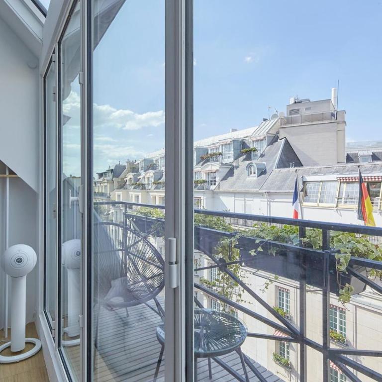 Amazing Loft - Apartment with View and Balcony - 10