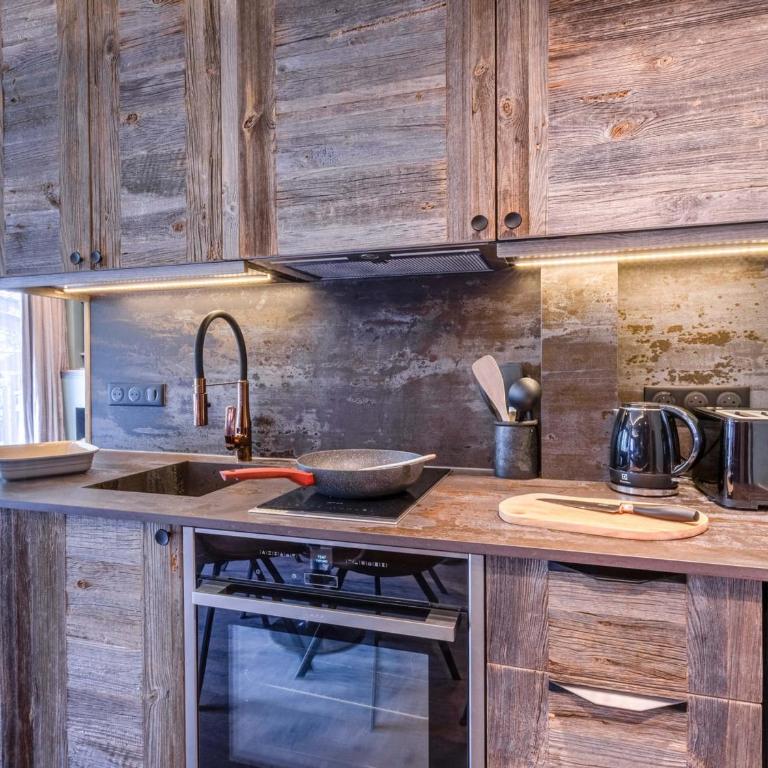 Appartement skis aux pieds avec parking et wifi au cœur de Val-d’Isère - FR-1-694-317 - Appartement - 11