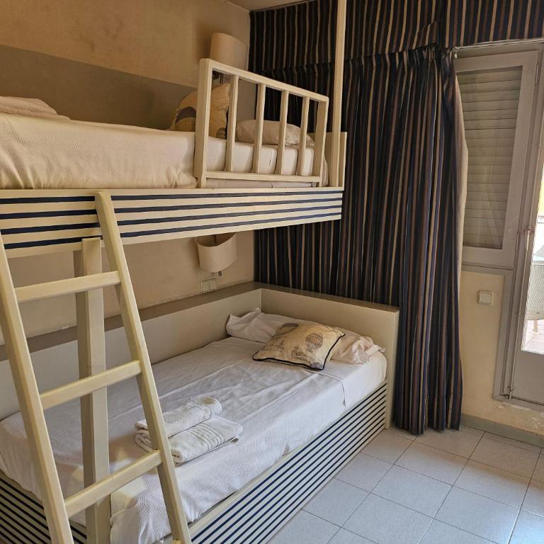 Apartaments Sant Jordi Girona 97 - Apartamento Familiar de 2 dormitorios con vistas - 6