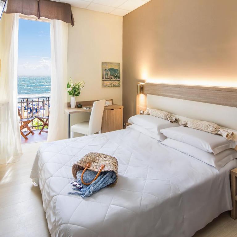 Hotel Tina - Camera Matrimoniale con Balcone e Vista Mare - 3