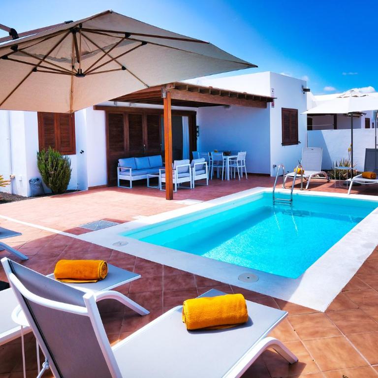Lanzarote Paradise - Private Pool, Air-Con and BBQ By Lanzarote Vacation Homes - Casa - 2
