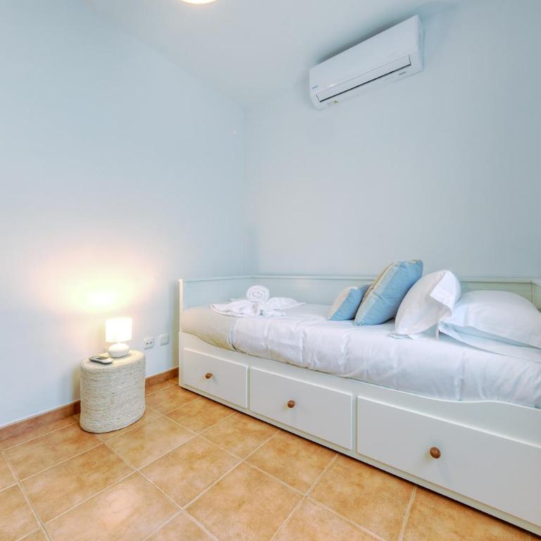 Lanzarote Paradise - Private Pool, Air-Con and BBQ By Lanzarote Vacation Homes - Casa - 21