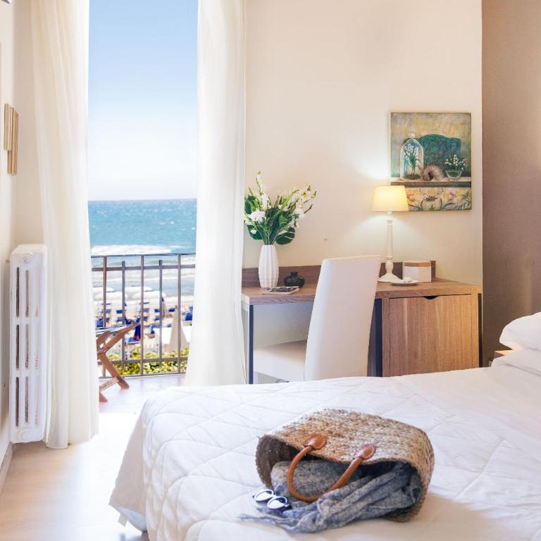 Hotel Tina - Camera Matrimoniale con Balcone e Vista Mare - 1