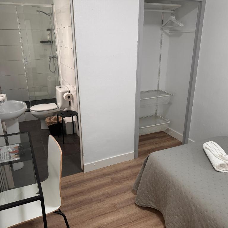 Hostal ARS - Einzelzimmer mit eigenem Bad - 1