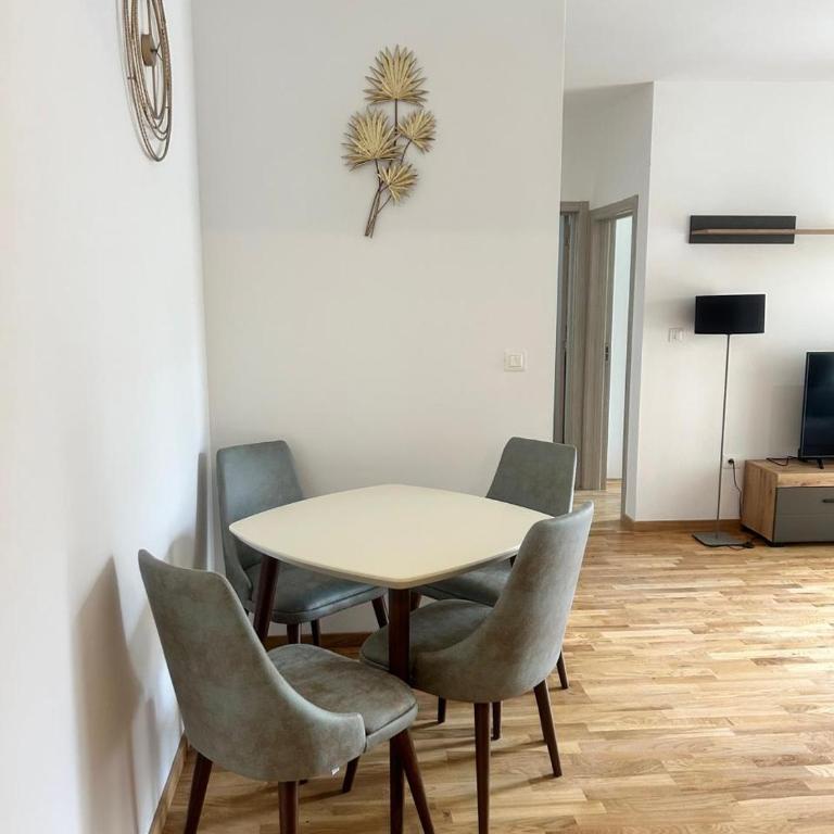New apartment in Becici - One-Bedroom Apartment with Balcony - 21