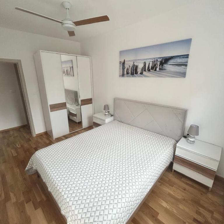New apartment in Becici - One-Bedroom Apartment with Balcony - 12