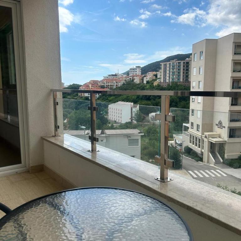 New apartment in Becici - One-Bedroom Apartment with Balcony - 7