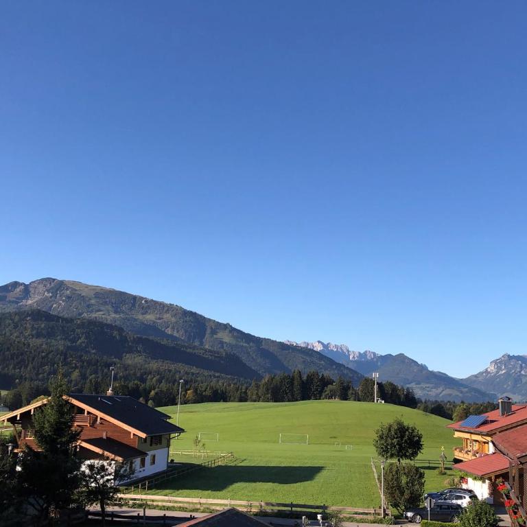 Gästehaus Bergwinkl - Apartment mit Blick auf die Berge - 4