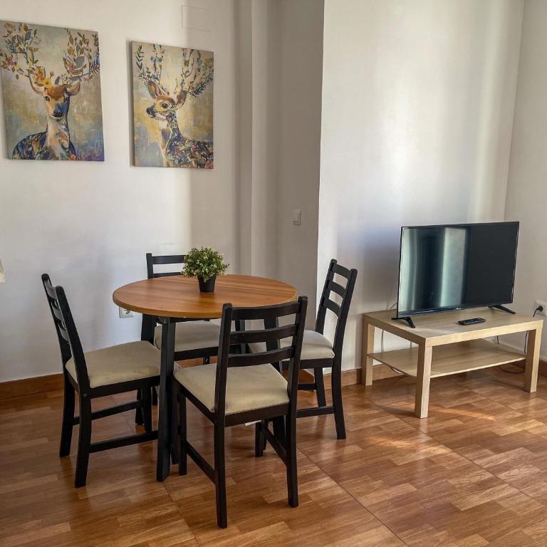Malaga's Garden - One-Bedroom Apartment - 1