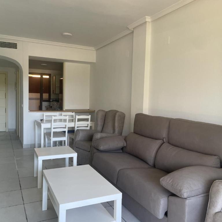 APARTAMENTO BAJO TERRAZA URBANIZACION ACCESO DiRECTO PLAYA - Apartamento de 2 dormitorios - 5