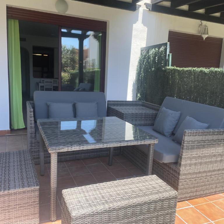 APARTAMENTO BAJO TERRAZA URBANIZACION ACCESO DiRECTO PLAYA - Apartamento de 2 dormitorios - 18
