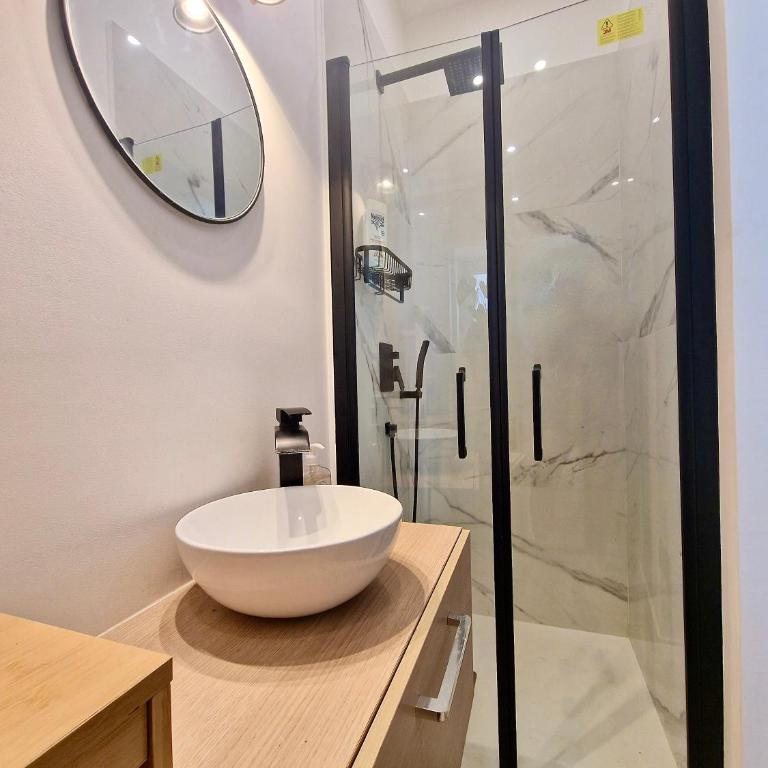 Family Room - Chambre Double avec Salle de Bains Privative - 8