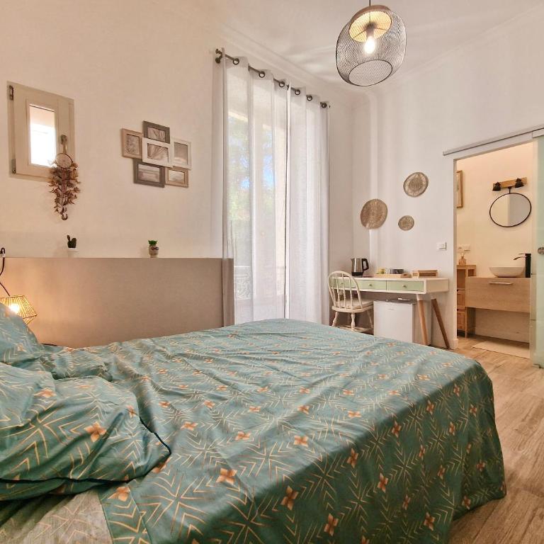 Family Room - Chambre Double avec Salle de Bains Privative - 6