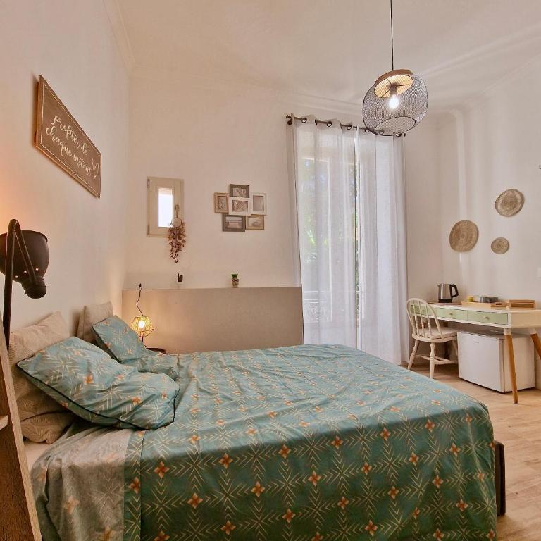 Family Room - Chambre Double avec Salle de Bains Privative - 7