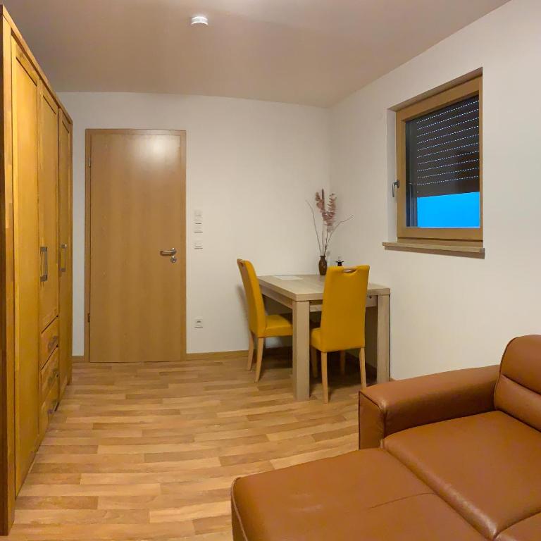 Wohnung möbliert, abgeschlossen und verkehrsgünstig gelegen - One-Bedroom Apartment - 4