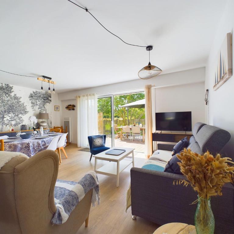 Maison pour 6 adultes,1 enfant - piscine collective - Maison de Vacances - 14