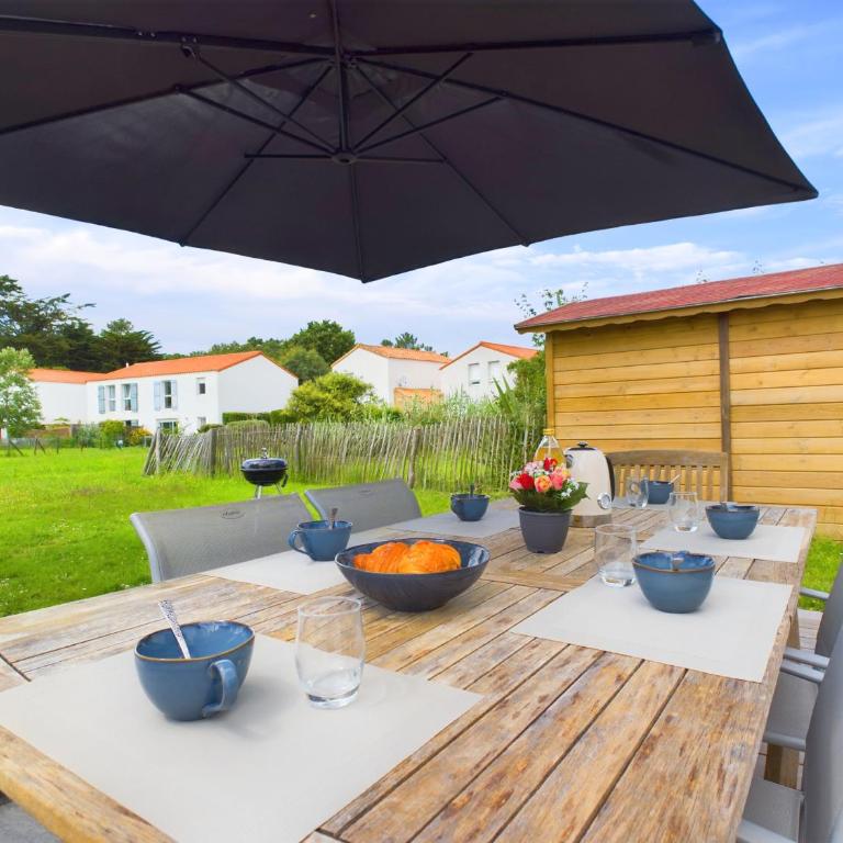 Maison pour 6 adultes,1 enfant - piscine collective - Maison de Vacances - 29