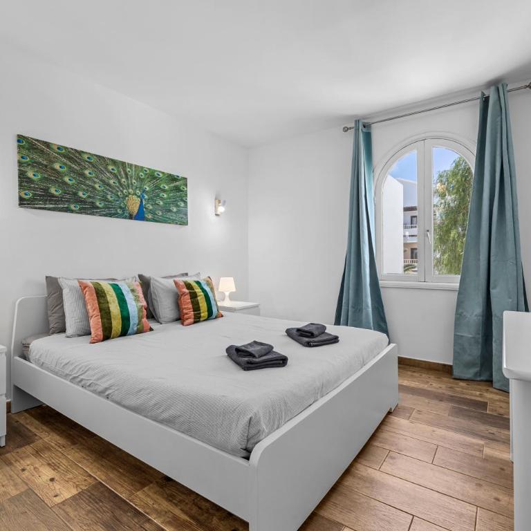 NEW Pools Wonderful Views AC - Apartment with Balcony - 19