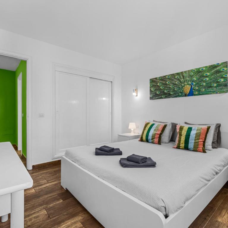 NEW Pools Wonderful Views AC - Apartment with Balcony - 23