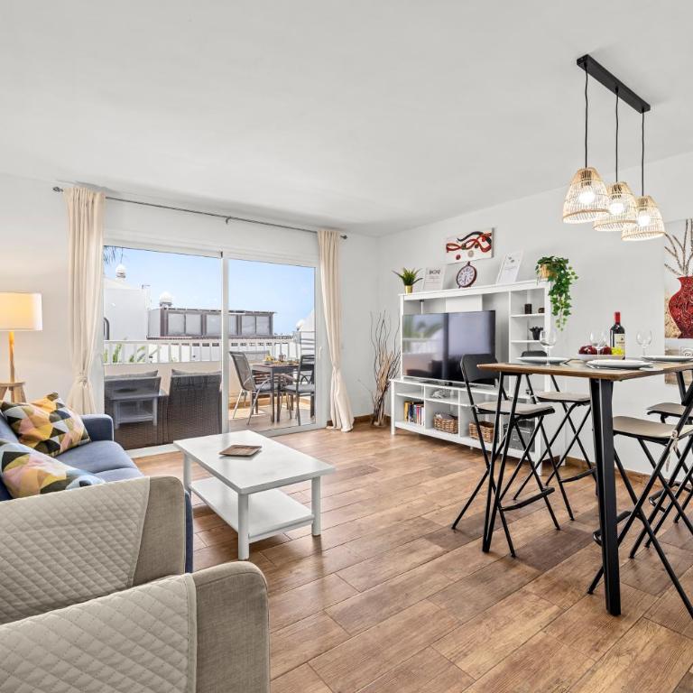 NEW Pools Wonderful Views AC - Apartment with Balcony - 17