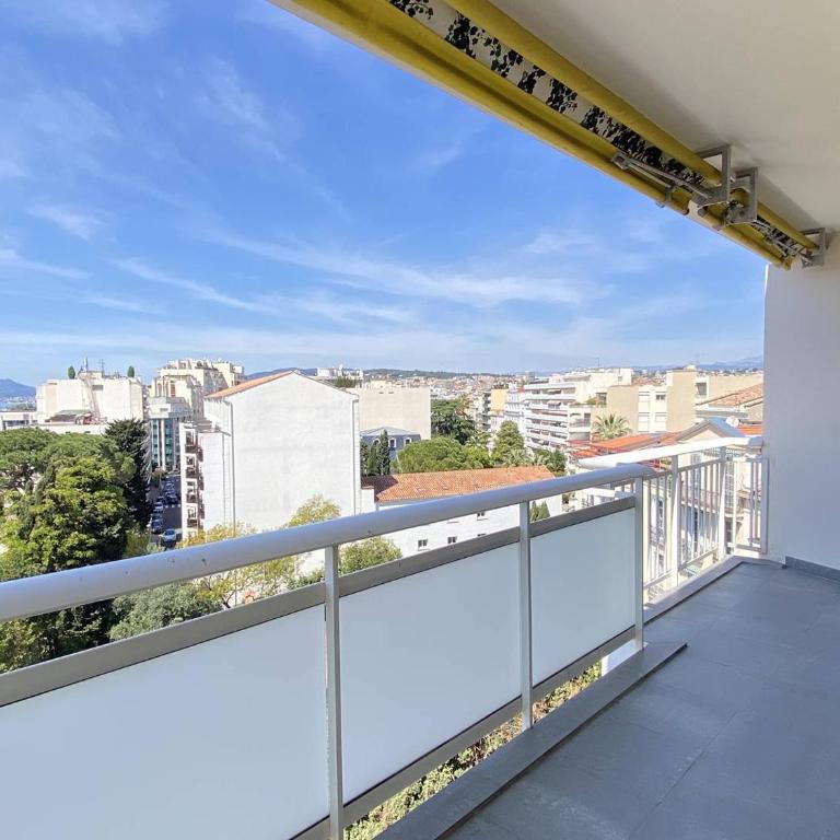 Cannes proche Croisette - Appartement 3 Pièces vue mer terrasse Helv7 - Apartamento de 2 dormitorios con terraza - 7