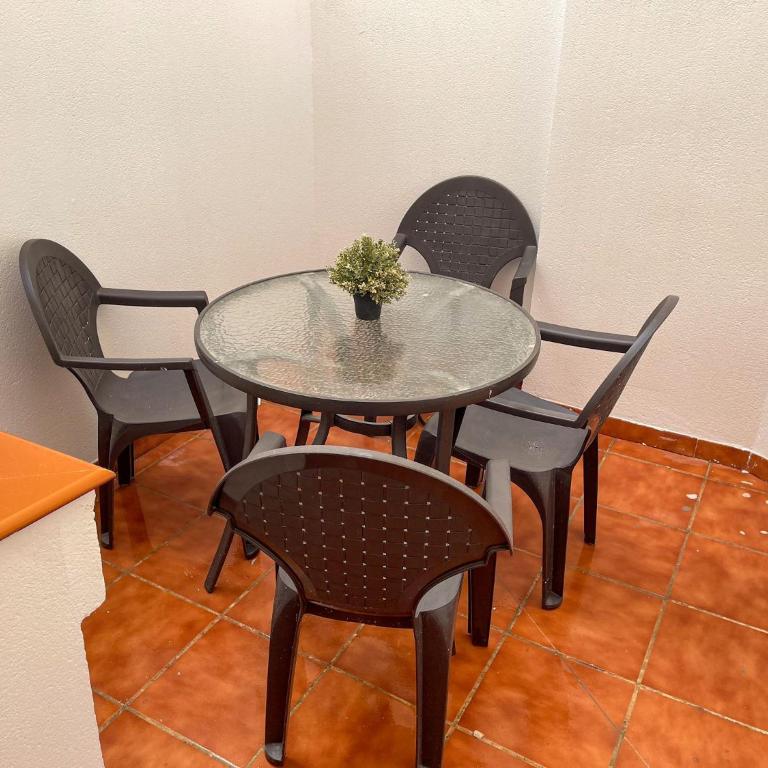 Malaga's Garden - One-Bedroom Apartment - 17